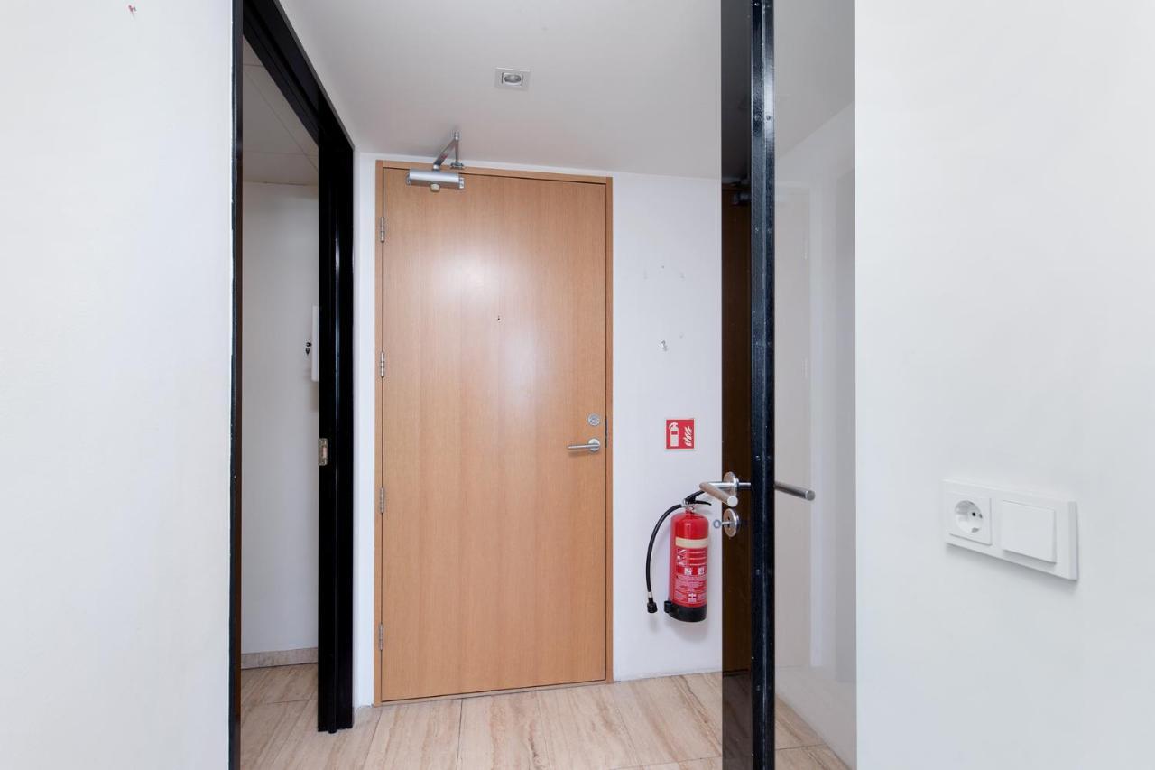 Penthouse Apartment On The Main Shopping Street Рейкьявик Экстерьер фото